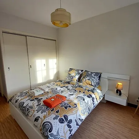 L'auberge Agenaise, 8pers , Wifi , Parking * Αζάν