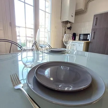 Apartment L'auberge Agenaise, 8pers , Wifi , Parking Agen