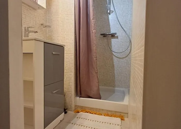 Lejlighed L'auberge Agenaise, 8pers , Wifi , Parking *