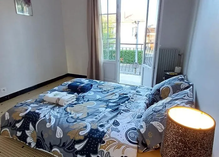 Lejlighed L'auberge Agenaise, 8pers , Wifi , Parking Agen